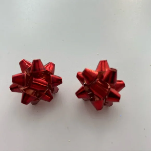 Red Christmas Bow Earrings pierced post holiday festive - Picture 2 of 6